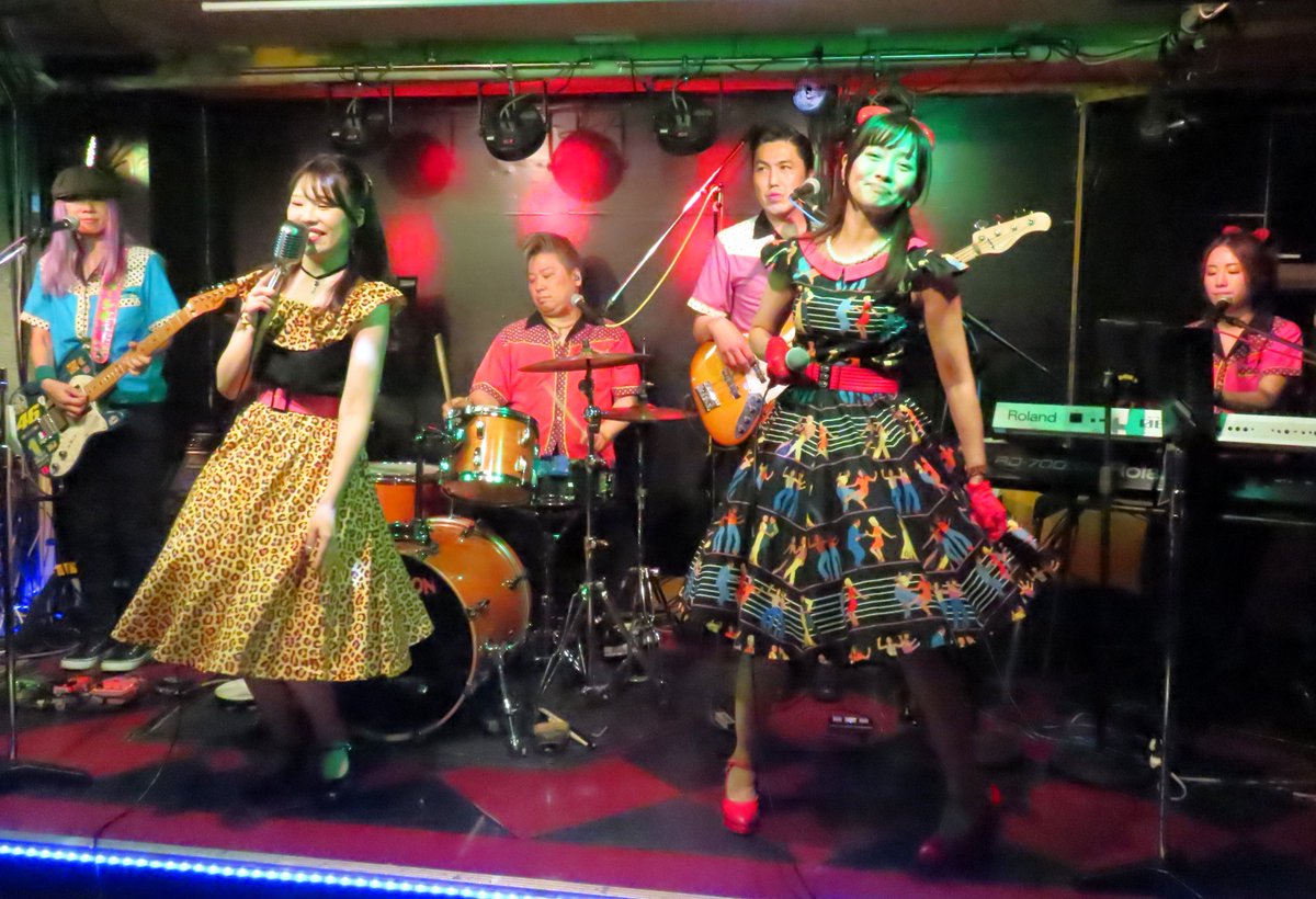 nonchan_noda's tweet photo. 昨日は恵比寿ジャンケンポンで【スイートポップソーダ】のライブを観てきました。VOはナンスィさんwithリトル南椎ちゃんのダブルNANCYです。ナンスィさんと揃い柄のシャツでオールディーズのダンス🕺を楽しんできました🥰
#恵比寿JANKENPON #NANCYSTYLE https://t.co/VSQbRCaRIj