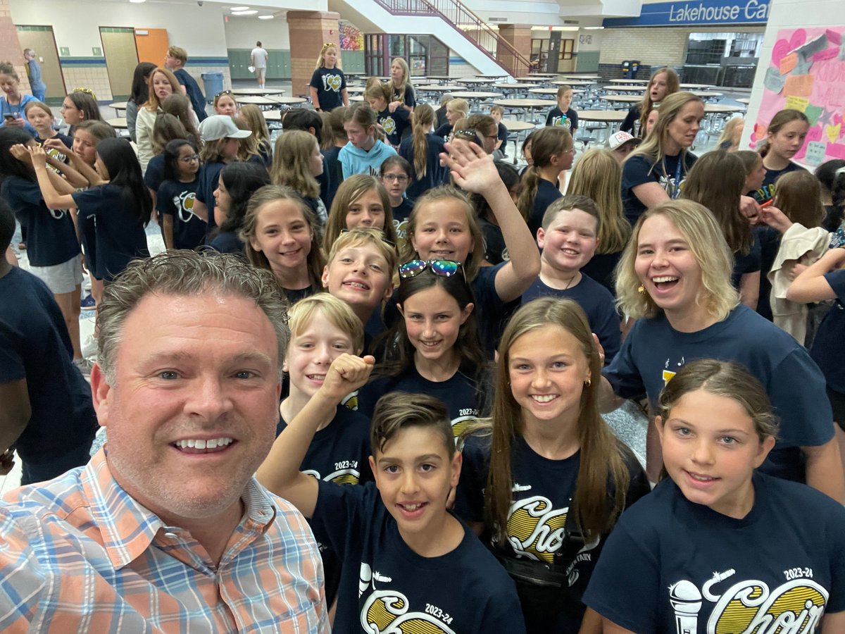 JeffersPondPLS's tweet photo. A collection of #PLSAS Elementary Choir students helped send off @ISD719 staff today at our closing year end event! Nothing like a giant rendition of "Summertime" to get the teaching crowd going! https://t.co/crpkZSTCGg https://t.co/rZ6wBlBNV9