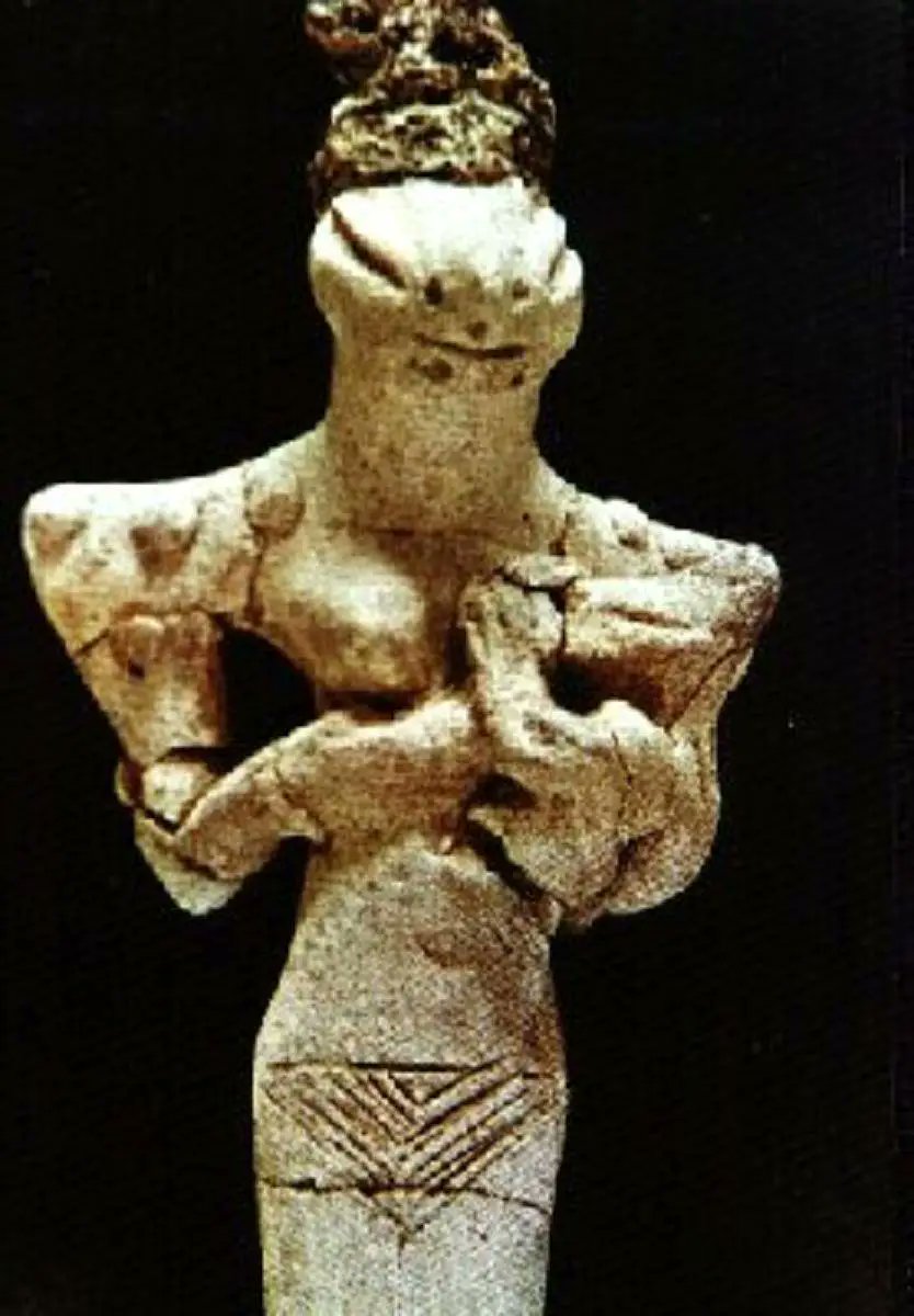 pavelibarrameda's tweet photo. Going on @VettedPodcast #LIVE in 7 minutes. It should be an interesting one. Join us!!! This is an alleged depiction of #Nammu, the Sumerian great Goddess of creation who is also a serpent.🐉🐍 #UFOTwitter #UFOx #UAPTwitter #UAPx #AncientCivilizations #Sumerians #Anunnaki #Elohim #GreekGods