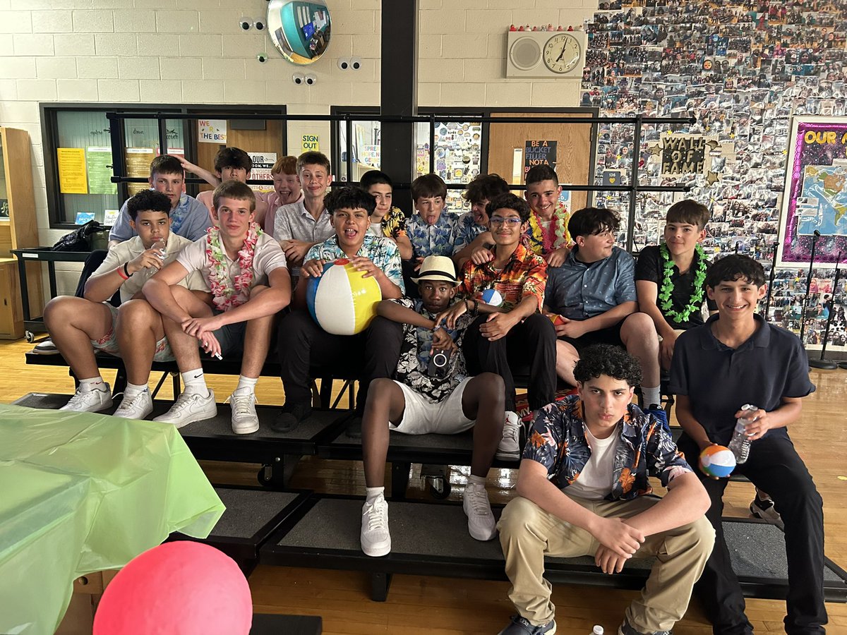 Having fun at the 8th grade dance! <a href="/WatsonBryan7/">Bryan Watson</a> @ShannonMaricon1 <a href="/taranovichj1/">Jennie Taranovich</a>