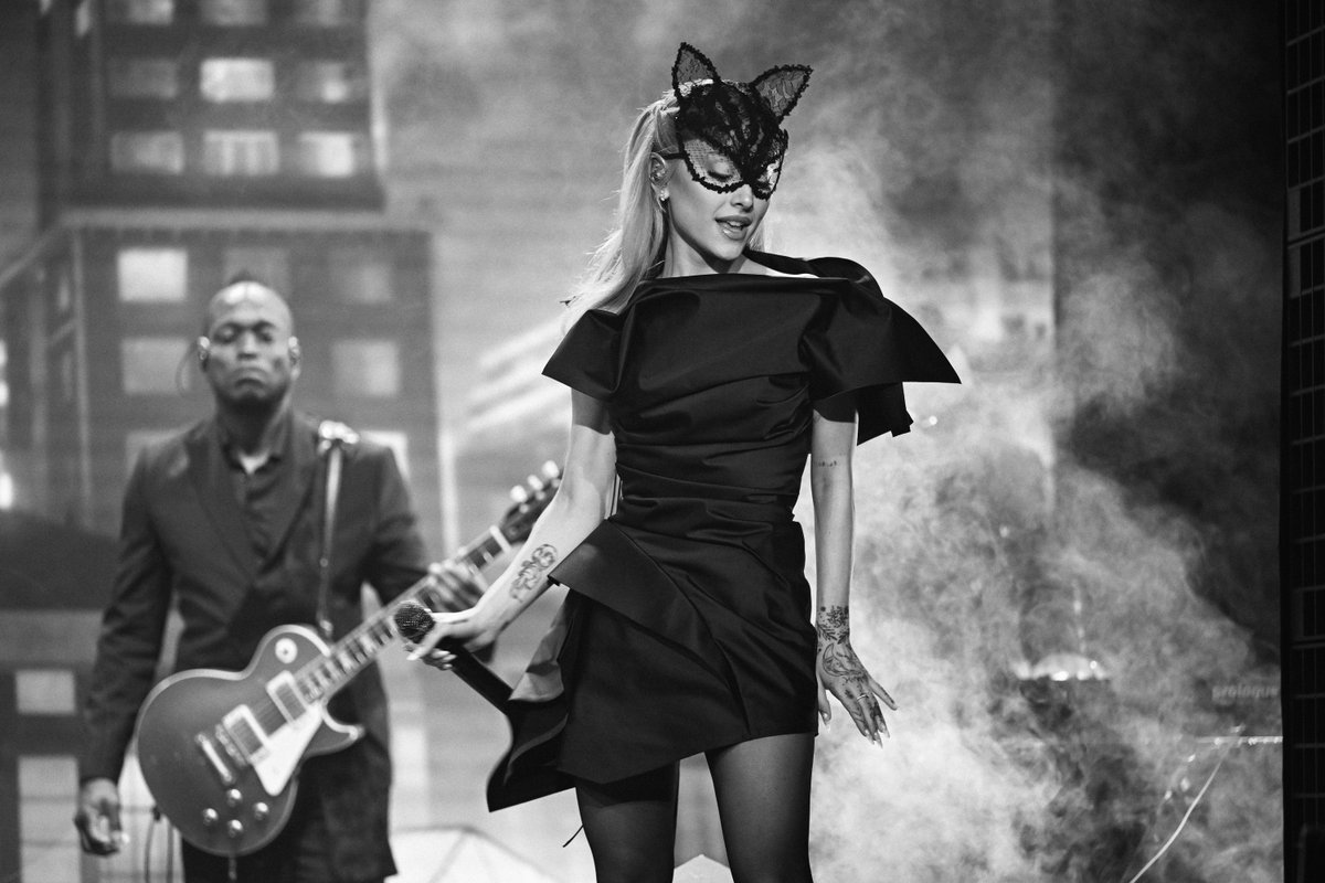 Ariana Grande is in the building to talk her album #eternalsunshine and perform “the boy is mine”! #FallonTonight