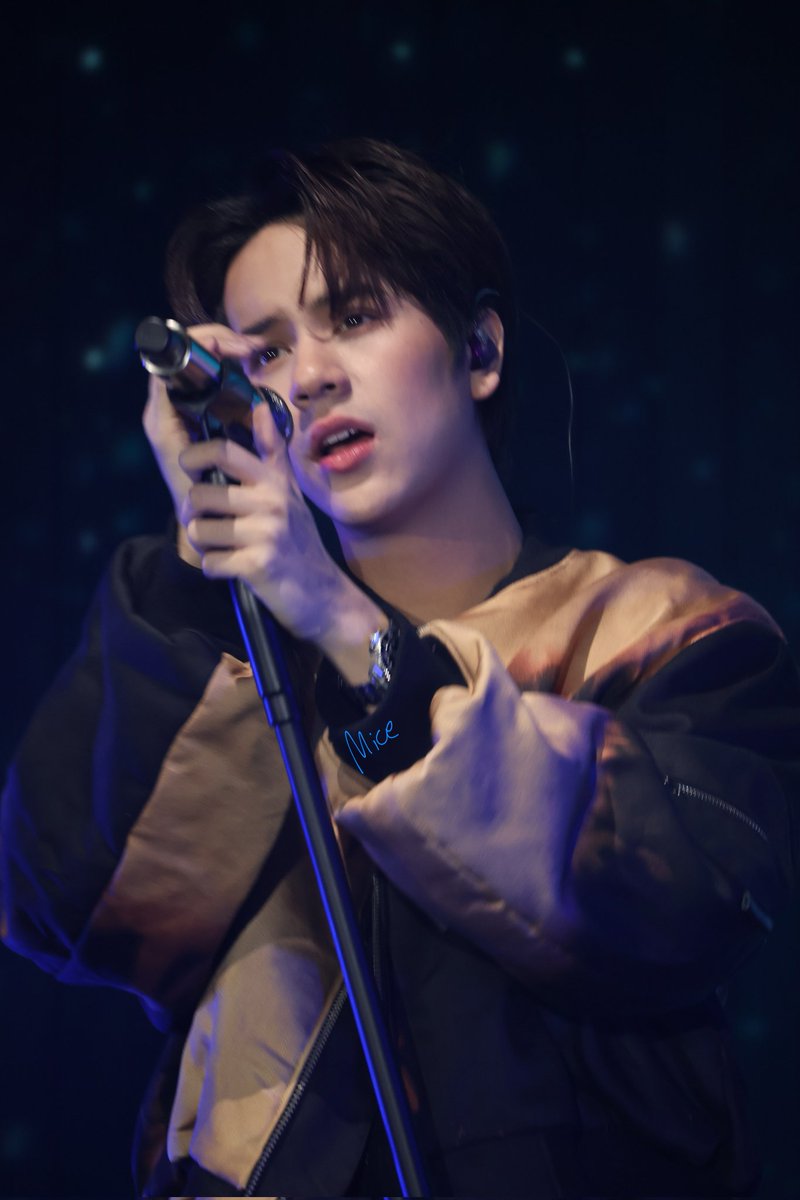 Micnnncool's tweet photo. 太美了🥵🥵
#mynameisnanon
#NanonConcertInHongKong https://t.co/YmCIXnVaaM