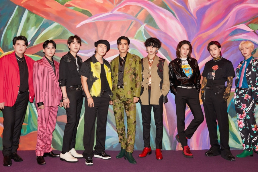 soompi's tweet photo. #SuperJunior To Make Long-Awaited Return With New Single
https://t.co/lb4xwaUbxw https://t.co/RDPIKss6W0