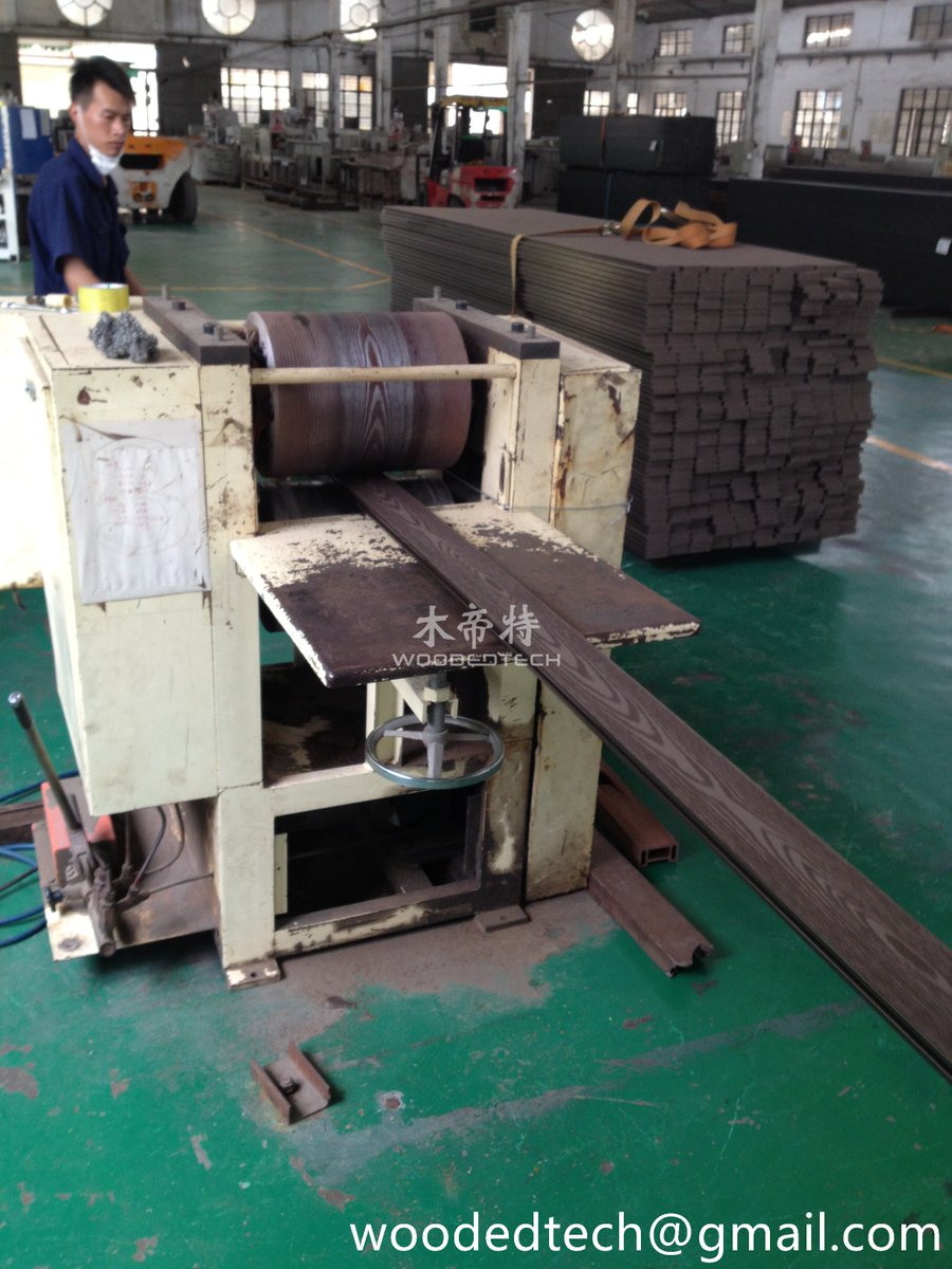 woodedtech_com's tweet image. How we get the outdoor WPC decking wood grain.
#wpcdecking #wpc #wpcdeck #outdoordecking #outdoorwpcdecking