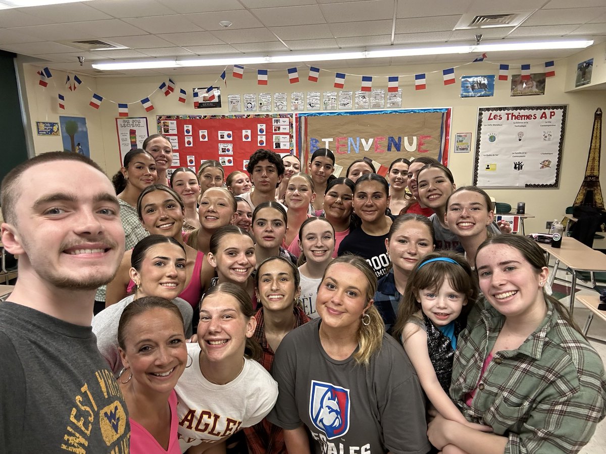 Tara Mahoney tweet media