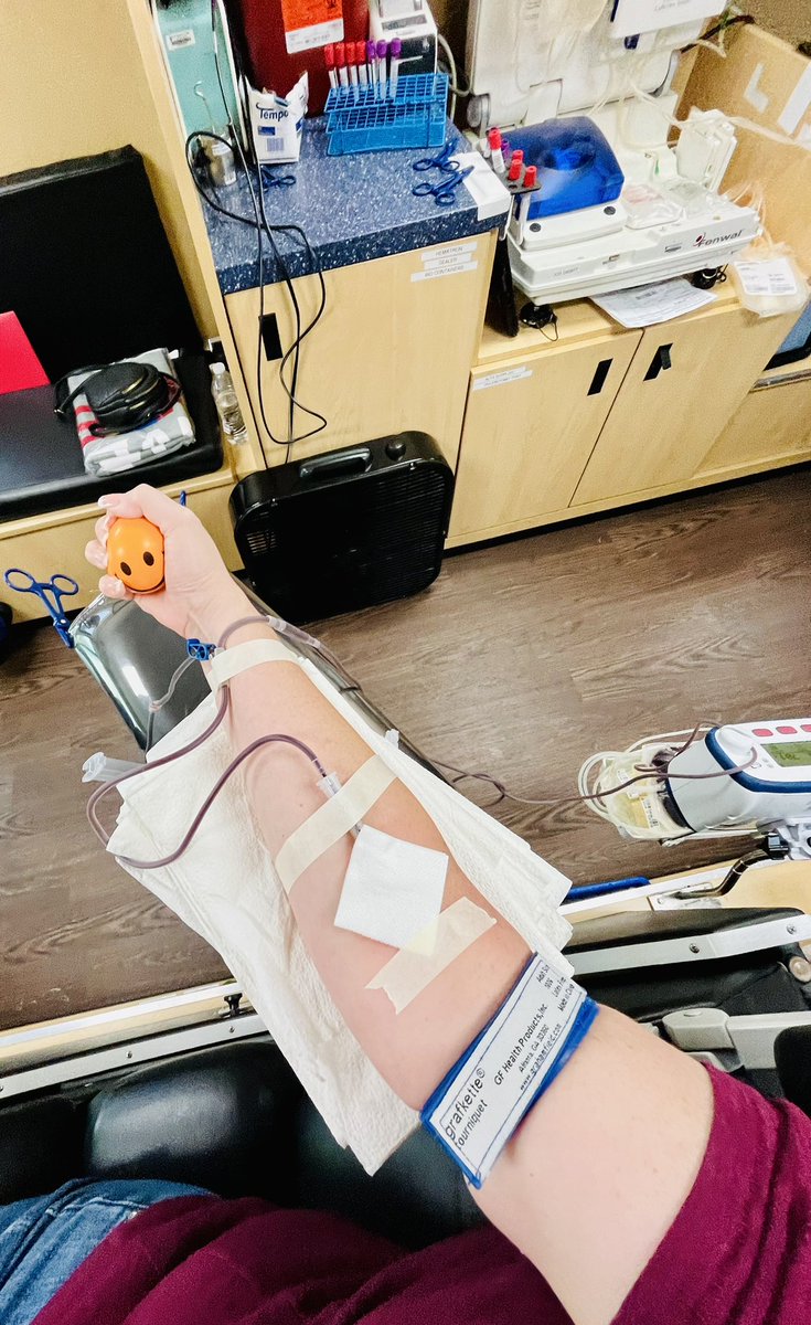 DeniseHHahn's tweet image. What better way to start summer than helping someone who really needs it. Grateful for getting to do another blood donation &amp;amp; #CommitForLife. 🅱️➕🩸💪🏻