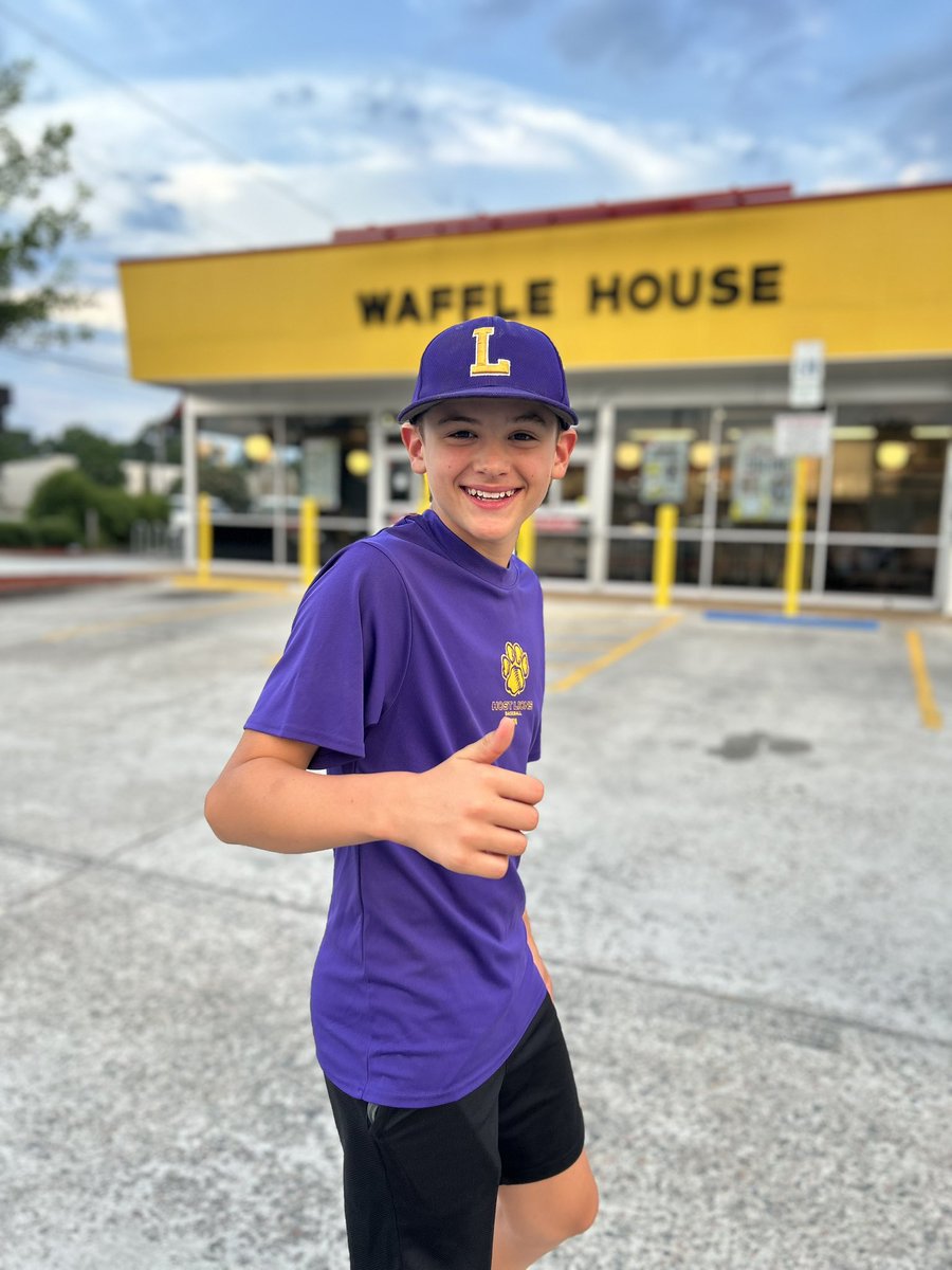 emw0324's tweet photo. He said when he got his first home run he wanted to celebrate at @WaffleHouse! Let’s Go!!!
#AllStarBreakfast #WafflesAndHomeRuns #4YearsInTheMaking #GreenvilleNCLittleLeague #HostLionsBaseball https://t.co/Qv3jYg9eYt