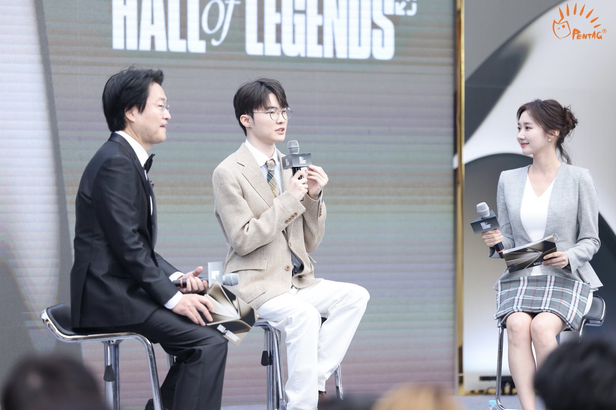 uunn2_'s tweet photo. Faker HALL of LEGENDS
전설의 전당

#Faker #페이커 https://t.co/s9FYG7yQl2