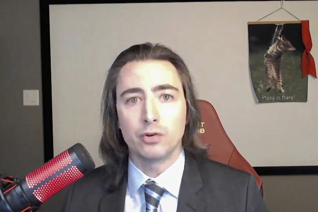 EarnYourLeisure's tweet photo. Roaring Kitty announced he's going live on YouTube tomorrow. Following the announcement, GameStop's stock rose to $61. If it hits $86, he'll become a billionaire, he started with $53k in 2021 https://t.co/j6bYsrqwcr