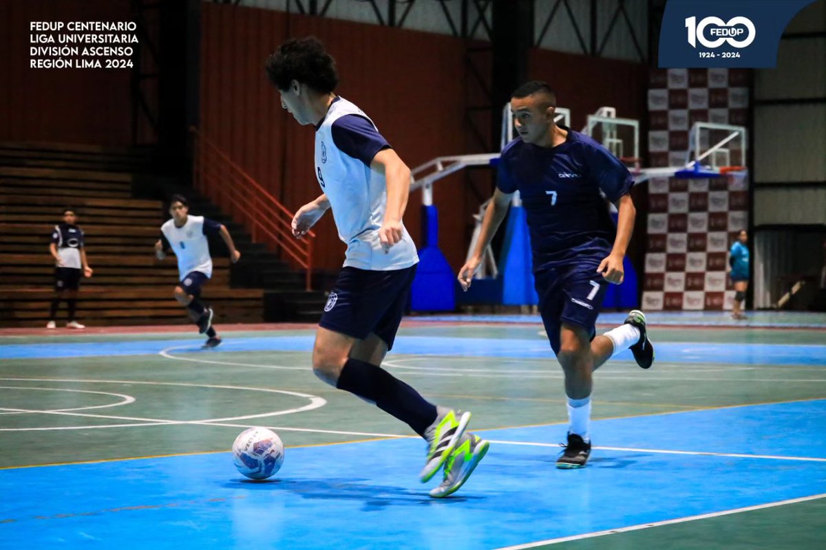perufedup's tweet photo. ¡EMPATE! 🏆🔥⚽️
La #UCSUR empató 2-2 a la #UP en la tercera fecha de la FEDUP Centenario Liga Universitaria de Futsal Varones  División Ascenso Región Lima 2024. 🔝

📸 @angelligr24

FEDUP, 100 años promoviendo el deporte universitario 💙❤️ https://t.co/46mc4MMFDW