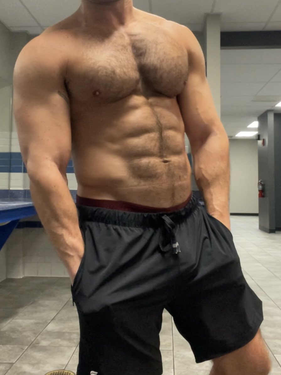 FitHairyDick tweet media