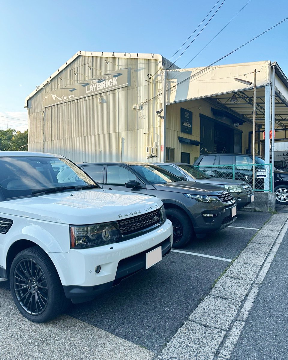 laybrick1996's tweet photo. 今週も沢山の整備ご入庫を頂いています☺️
レンジローバー・スポーツ、ディスカバリー・スポーツ、フリーランダー2と、長年当店をご利用頂いているお客様。いつもお越し頂き有難うございます!
#landrover #rangeroversport #discoverysport #freelander2 #ランドローバー #ディスカバリースポーツ #フリーランダー2
