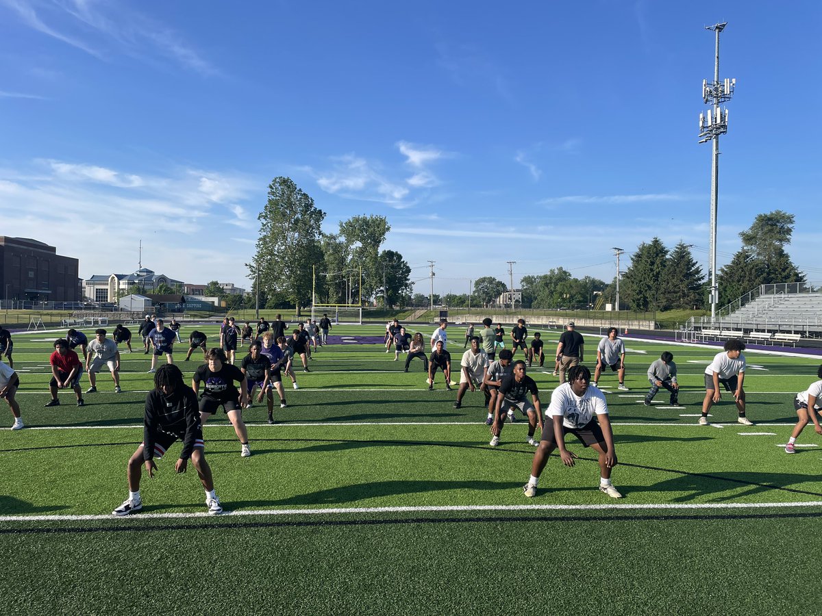 Coachpadgett71's tweet photo. Awesome week of @MuncieCentralFB with our breakfast club and lock in. Topped it all off with a great experience today at @BallStateFB camp! It’s a great day to be a Bearcat! https://t.co/wD5I2yGSdP