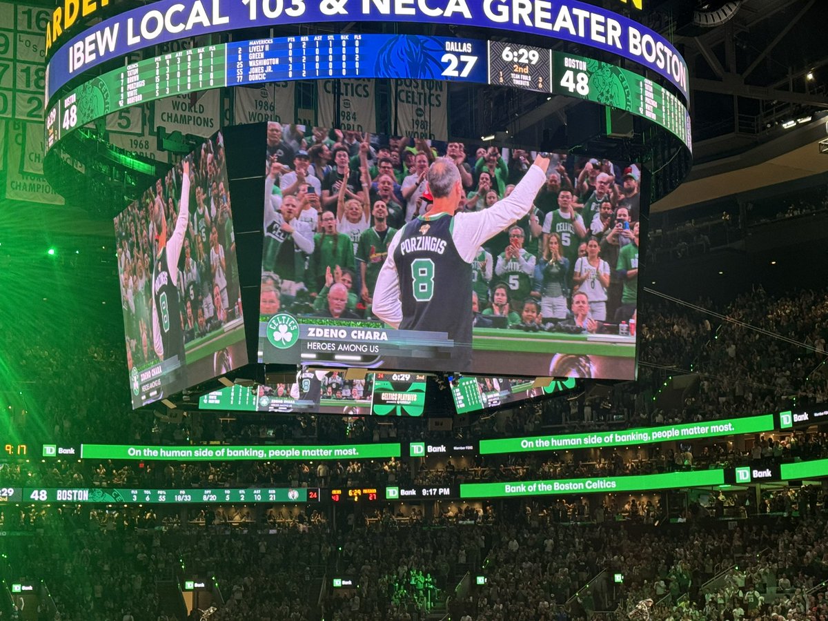 ChrisForsberg_'s tweet photo. Only guy that can fit in a Porzingis jersey. https://t.co/D2KbT9DX1B