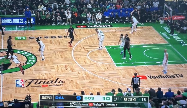 simonbills's tweet photo. @NbaStraya Looks like they’re using magic to put it on the US feed   Pissweak. https://t.co/IVxTWn0f6E