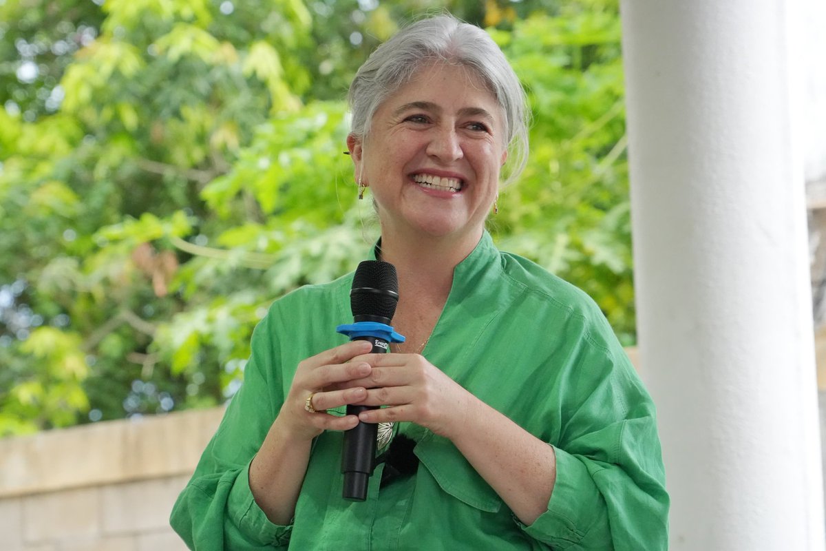 Minvivienda's tweet image. En Mahates, Bolívar, la ministra @CATALINAVELASCO y el alcalde Agustín Palomino, anunciaron el comienzo del proyecto #BasuraCero que beneficia a 43.478 habitantes de la zona urbana y rural del municipio y de los corregimientos de San Basilio de Palenque, Evitar y Malagana.