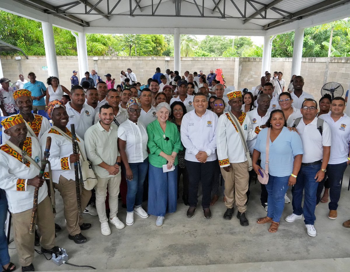 Minvivienda's tweet image. En Mahates, Bolívar, la ministra @CATALINAVELASCO y el alcalde Agustín Palomino, anunciaron el comienzo del proyecto #BasuraCero que beneficia a 43.478 habitantes de la zona urbana y rural del municipio y de los corregimientos de San Basilio de Palenque, Evitar y Malagana.