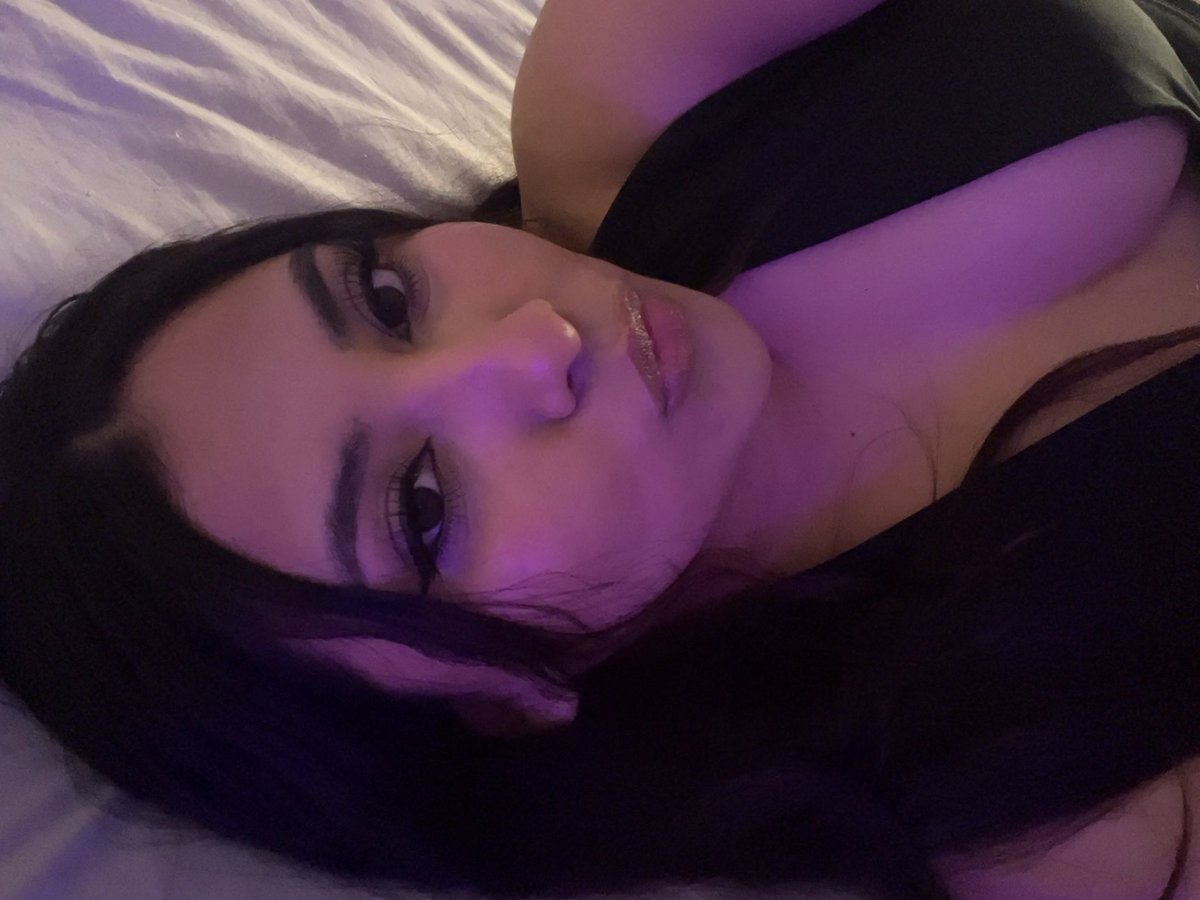 xovaleriaaaa's tweet photo. :* https://t.co/KqIwYXm75O