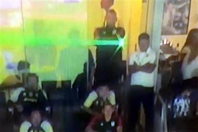 laserdnahuel's tweet photo. 0 es el número de clásicos que Nahuel se perdió por la sanción por tirarle el laser a Andrada.
Claro que se celebra y en grande. Al final se la terminaron pelando…
🚬 https://t.co/meu9BTi9SO