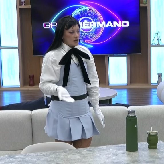 UnReTuit's tweet photo. Emilia Mermes // Emilio un Viernes  #GranHermano https://t.co/bAwKPGK5hS