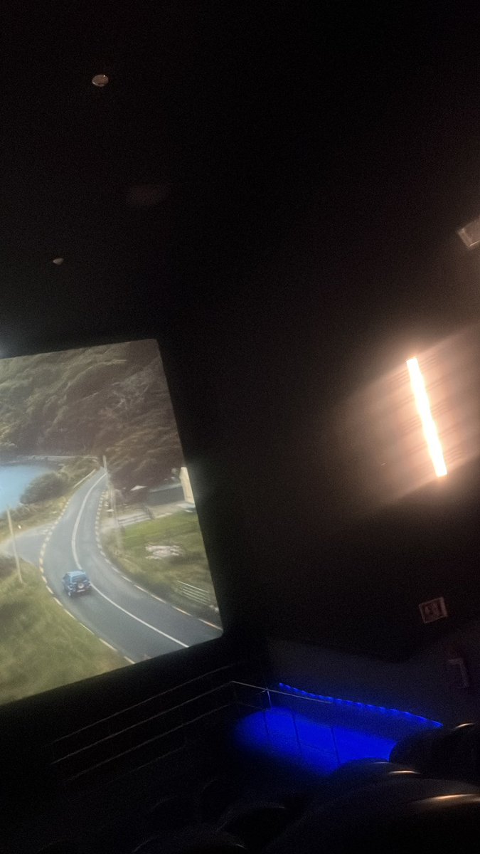 PapiGordoO's tweet photo. @Cinepolis media película con luces prendidas 🫠🫠 https://t.co/OVgZNv9Zz6
