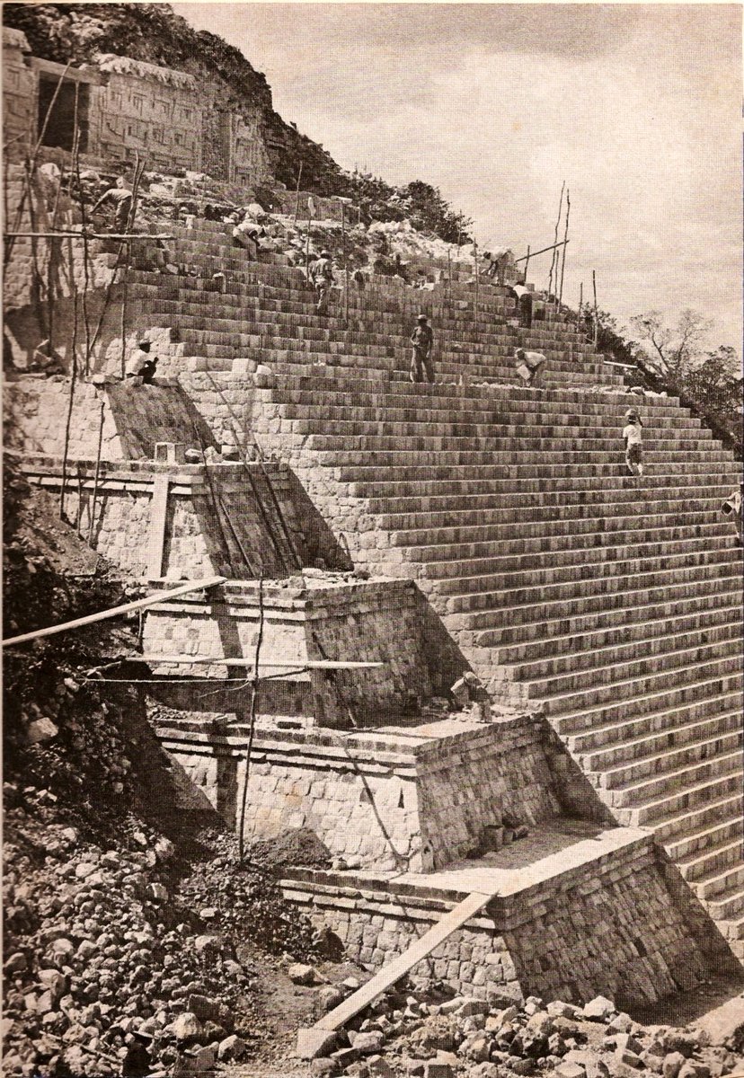 PlayaRiviera's tweet photo. La gran pirámide de Uxmal siendo restaurada alrededor de 1972. 😍🗿☀️
@INAHmx

📸 Crédito a quien corresponda https://t.co/HE5paeWoCP