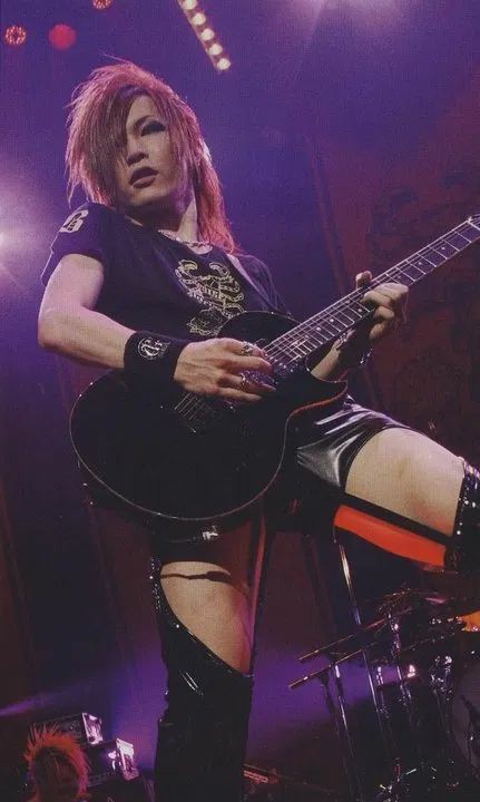 I miss Uruha in garters