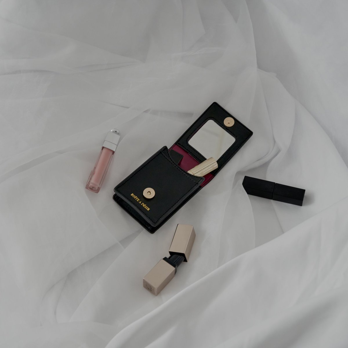 6.7 (fri )18:00〜release》 “フェイクレザーミラー付きリップケース