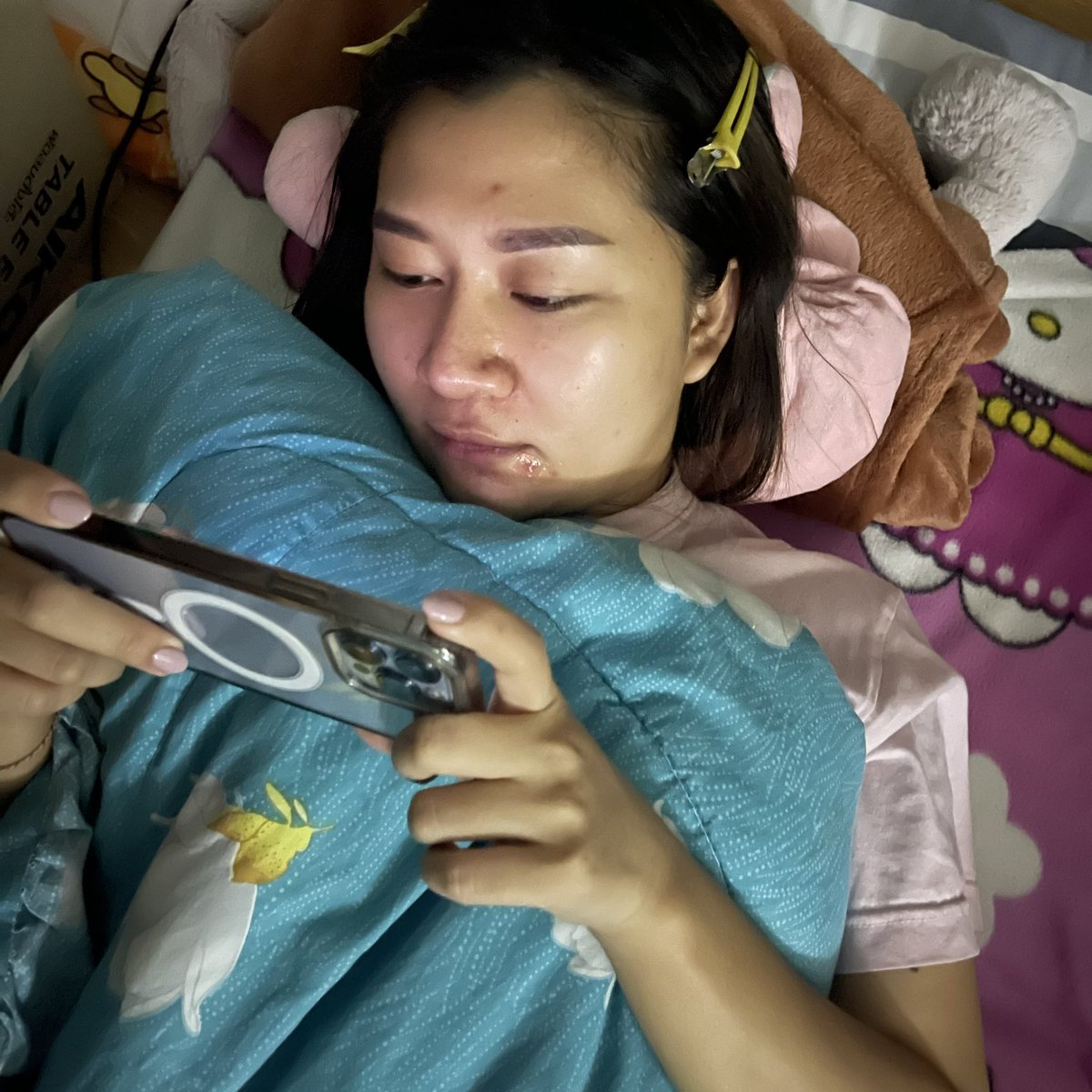 Q_PIAF's tweet photo. พี่สาวกิน Leep ไป 2 เม็ด หลับเเบบไม่สะดุ้งตื่นกลางดึก���ลย นางบอกหลับลึกมาก นี่ปกตินอนกับพี่สาวแล้วนางชอบสะดุ้งกลางตื่น ใครอยากหลับสนิทตลอดคืนตื่นมาไม่ปวดหัว ลองลีพตัวช่วยนอนหลับตัวนี้เลย
#Leepหลับง่าย #พอชนอนดี #ลีพกินลีพนอน #พอชเมดิก้า #Poshmedica #ลีพ #พอชปลอดภัย #รีบกินรีบนอน https://t.co/vejm7obD3J