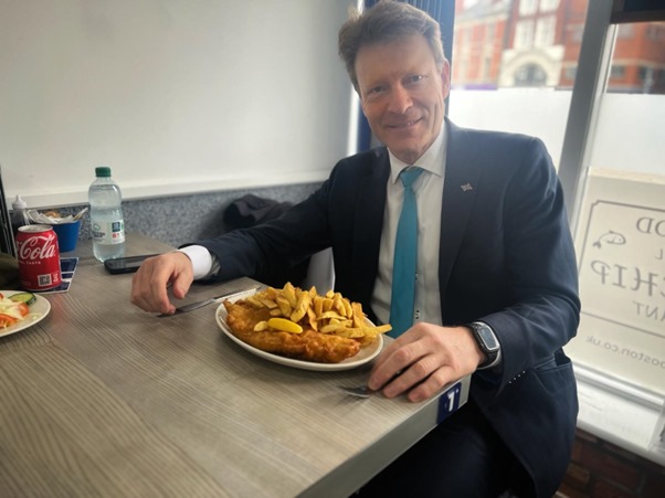 TiceRichard's tweet photo. In honour of National Fish and Chip Day this week, I enjoyed a classic seaside treat at Captain Cod’s in Boston 🍟 #BritainNeedsReform https://t.co/T2QWV2rMdF