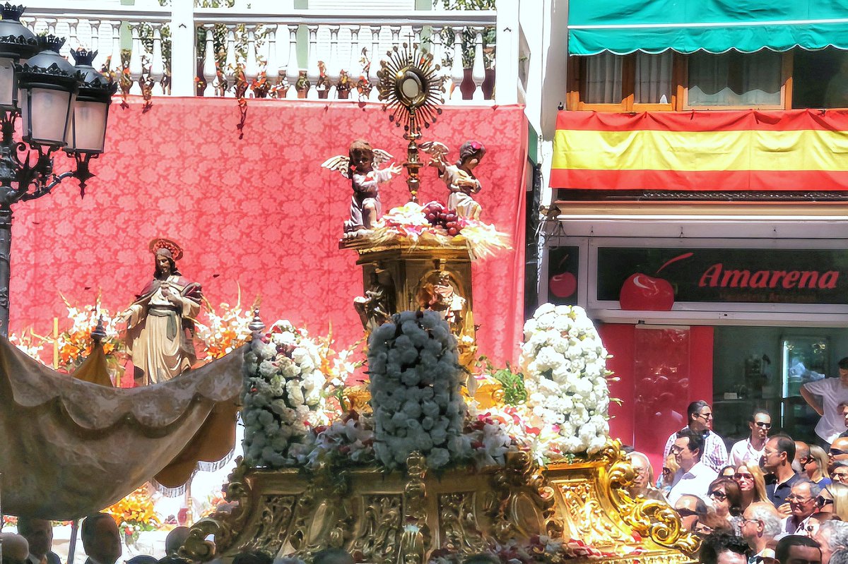 Viernes 7 de Junio, Solemnidad del Sagrado Corazón de Jesús:

whatsapp.com/channel/0029Va…