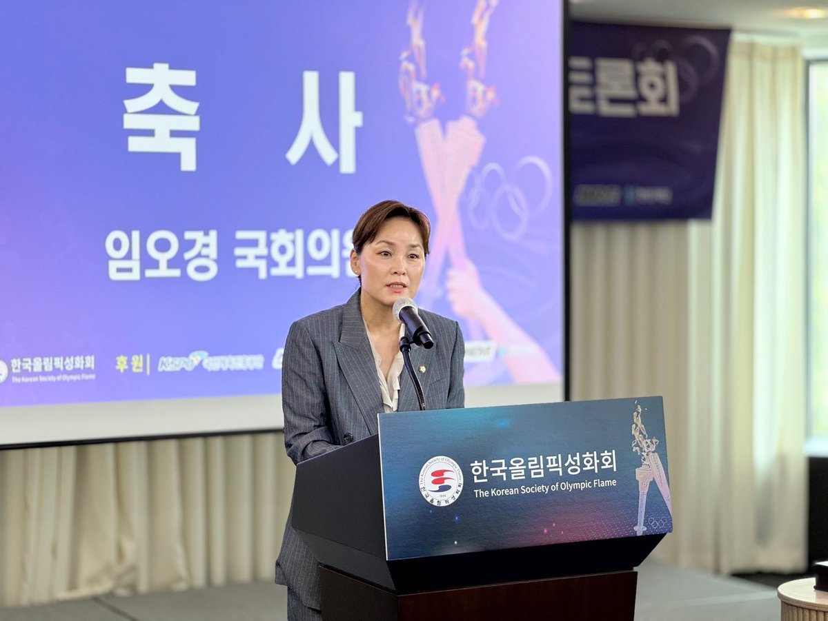 OKLim_GM's tweet image. [대한민국 전문체육의 부흥을 위해 체육인 여러분들과 함께 고민하고 함께 행동하겠습니다]

전문체육의 여러가지 현실적 문제들이 개선되고 생활체육 확산의 마중물, 롤모델로 우뚝 설 수 있도록 저 임오경 대한민국 체육인들과 함께 손잡고 앞장서도록 하겠습니다

#전문체육 #광명갑 #광명은_임오경