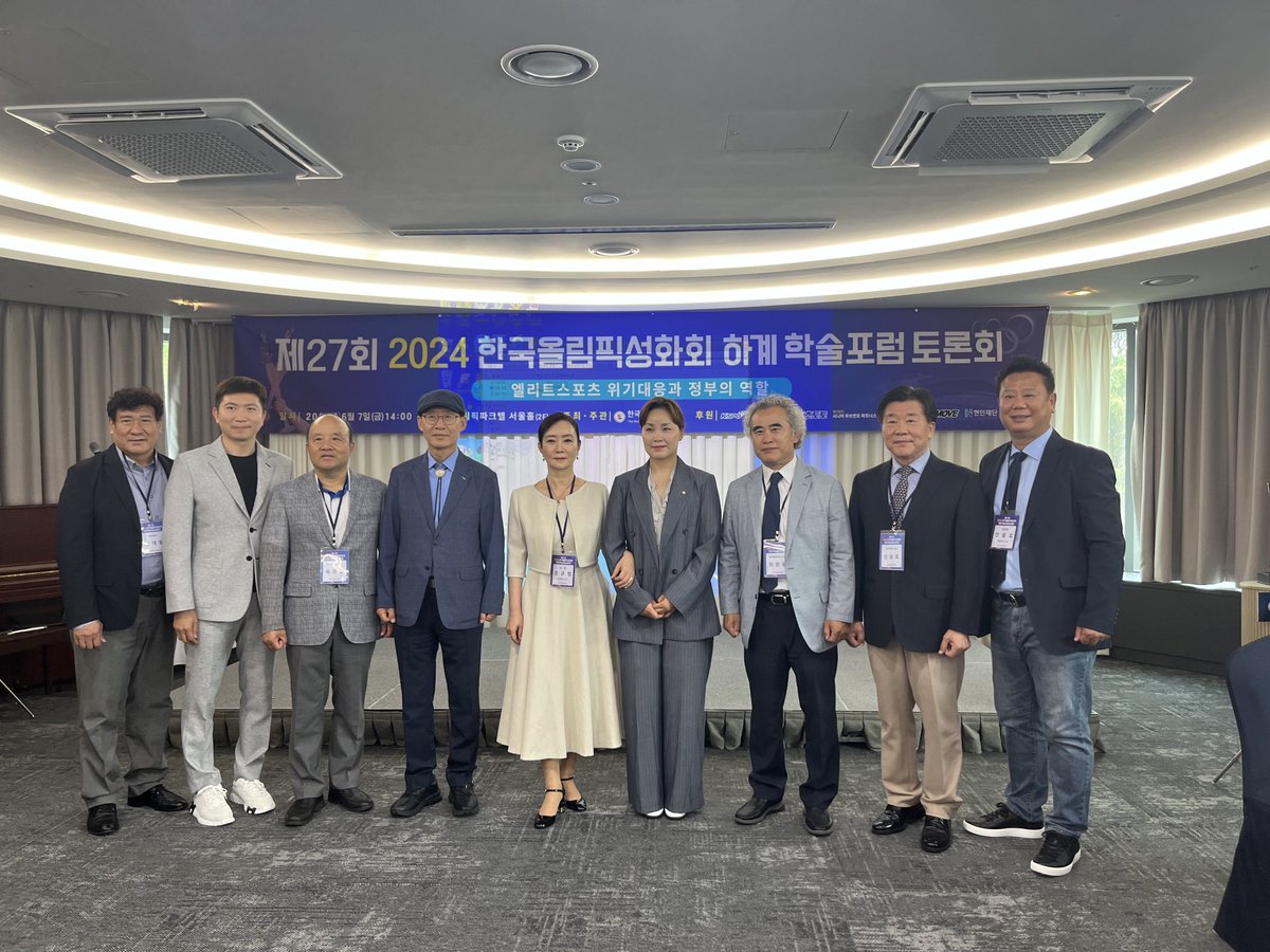 OKLim_GM's tweet image. [대한민국 전문체육의 부흥을 위해 체육인 여러분들과 함께 고민하고 함께 행동하겠습니다]

전문체육의 여러가지 현실적 문제들이 개선되고 생활체육 확산의 마중물, 롤모델로 우뚝 설 수 있도록 저 임오경 대한민국 체육인들과 함께 손잡고 앞장서도록 하겠습니다

#전문체육 #광명갑 #광명은_임오경