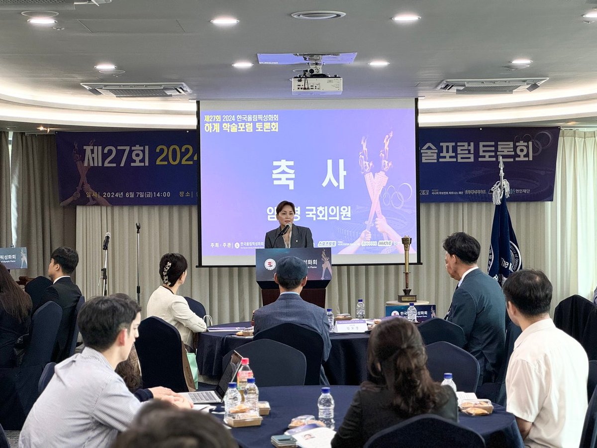 OKLim_GM's tweet image. [대한민국 전문체육의 부흥을 위해 체육인 여러분들과 함께 고민하고 함께 행동하겠습니다]

전문체육의 여러가지 현실적 문제들이 개선되고 생활체육 확산의 마중물, 롤모델로 우뚝 설 수 있도록 저 임오경 대한민국 체육인들과 함께 손잡고 앞장서도록 하겠습니다

#전문체육 #광명갑 #광명은_임오경