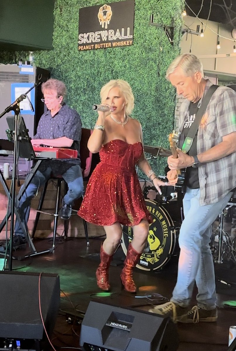 Tammy_TGIT's tweet photo. 🎤❤️🎵Doing This Thing🎵❤️🎤
It’s never too late. It’s always on God’s time: Keep believing! I’m in awe of Him!
#TGIT☀️ #TGITTammy #TammyMusic
#Singer #Songwriter #RecordingArtist
#Actress #Influencer
#DomesticAbuseSurvivor #GodAndAJob
#NewMusic #cmafest #Nashville #LiveMusic https://t.co/TjKhDbO7d6