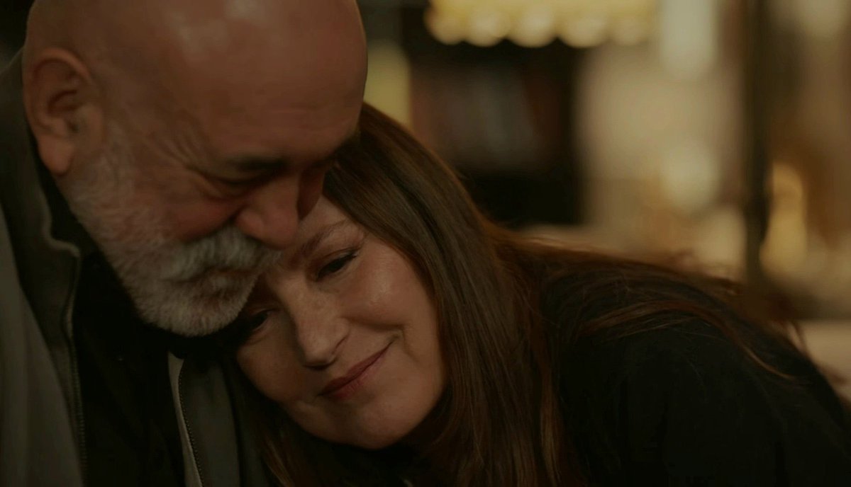 Bu çiftin hikayesini unutmayacağız, onlar en güzel çift olarak kalacaklar  💕💙

 #Aldatmak #sezgüz #vahideperçin #Ercankesal 

Bölüm 1                                                  Bölüm 71