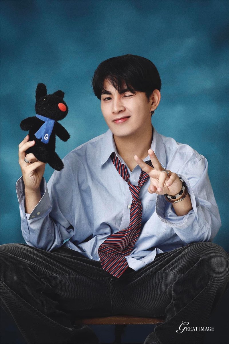 clfrnia_maki's tweet image. last year pa ‘to clout chase lng #gradpic