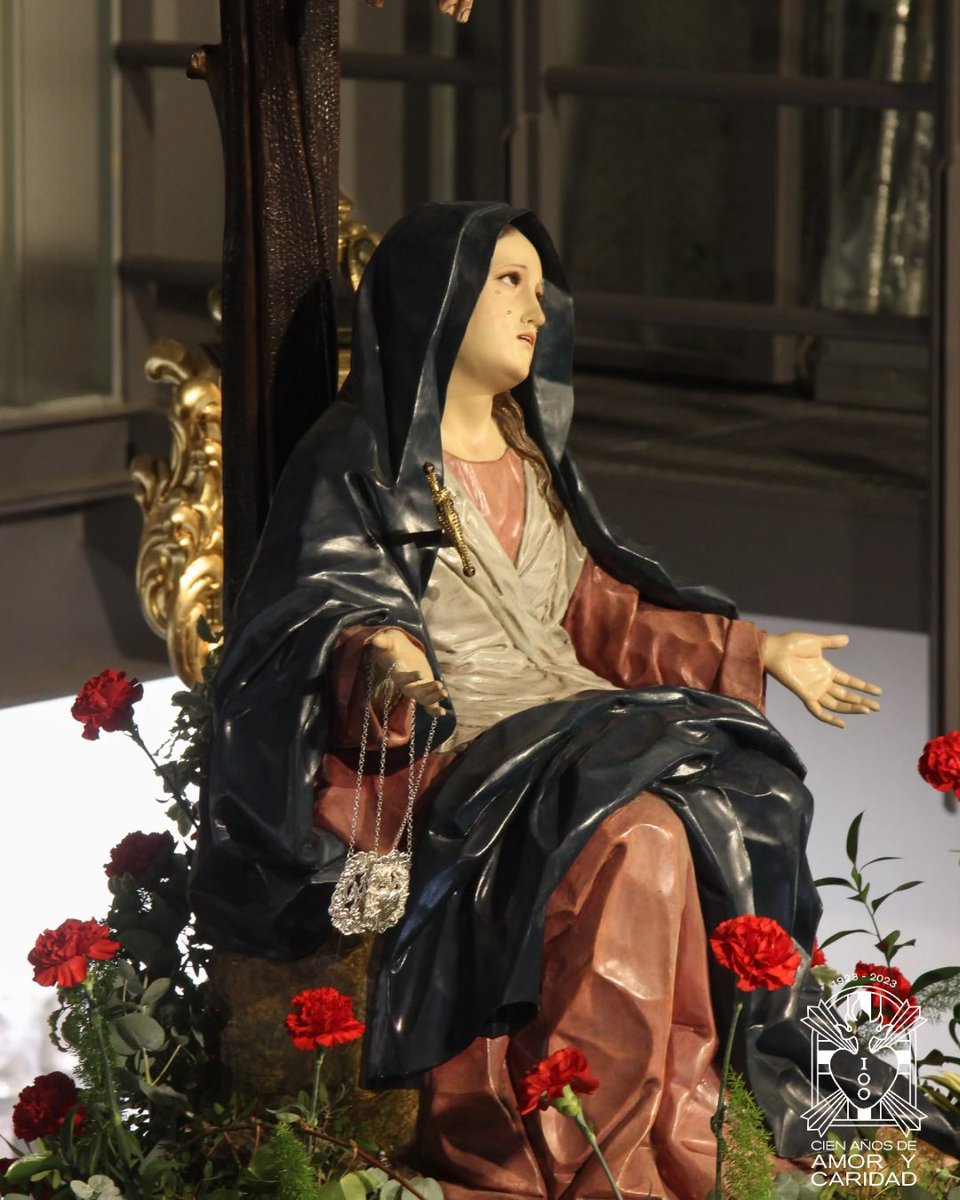 ❤️‍🔥El Santísimo Cristo del Amor y la Santísima Virgen de los Dolores  en su trono procesional para el traslado a la Santa Iglesia Catedral Basílica.

➡️La Hermandad saldrá hacia la Catedral a las 18:00h.

#CentenarioAmor #CofradíasMLG