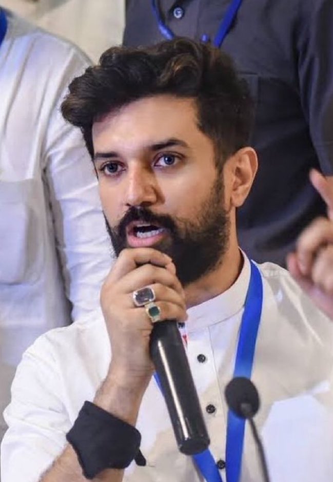 wrotagonist's tweet photo. The paswan you're crushing over v/s the paswan you know nothing about... https://t.co/TxsSVuQYcS