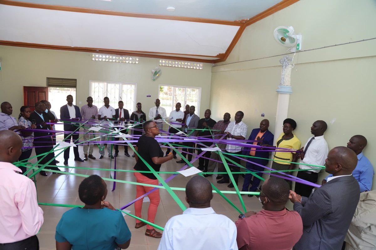 ComfortAkora's tweet photo. Teso sub-region District Communication Officers from 9 districts convene at Enenku Hotel, Soroti, for a 2-day retreat to enhance Local Government communication, facilitated by ISO and GCOF, featuring expert speakers and knowledge sharing. https://t.co/9N8zsWUFZ3