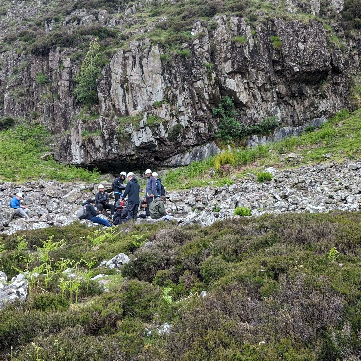 AGSB_Geology's tweet photo. Another excellent day yesterday around Teesdale. Fingers crossed the weather holds for our final mornings work #Geoliday #ThinkGeology @agsb_official https://t.co/46bq2CKxH3