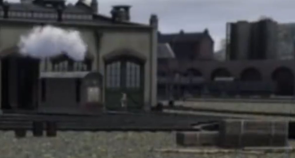 @SirHenwarby05 I love how the turntable isn’t set for Toby but we never see the accident because of Henry