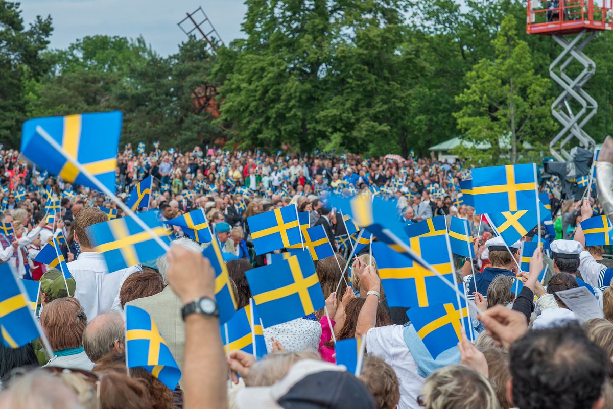 Europeanisn's tweet photo. 𝗛𝗮𝗽𝗽𝘆 𝗦𝘄𝗲𝗱𝗶𝘀𝗵 𝗡𝗮𝘁𝗶𝗼𝗻𝗮𝗹 𝗗𝗮𝘆! Sveriges Nationaldag commemorates the election of King Gustav Vasa on June 6th, 1523. The Swedes are a European ethnic group indigenous to Scandinavia who speak a Germanic language and are historically Protestant Christian. https://t.co/kl80dSjIpx