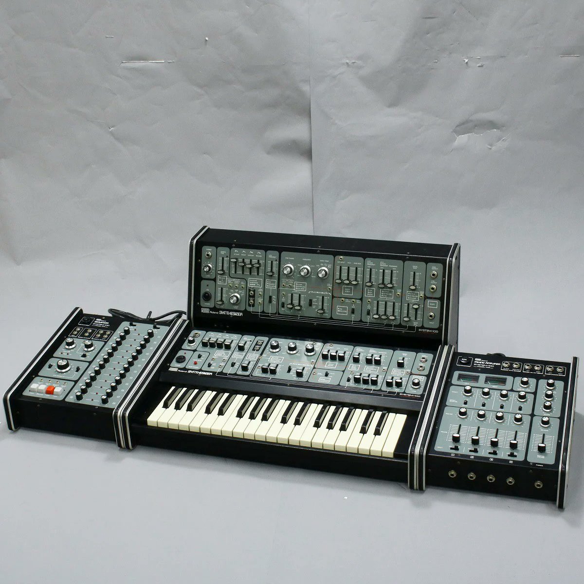 ishibashichamz's tweet photo. イシバシ楽器 御茶ノ水本店 さながら Roland ミュージアムです。
https://t.co/KT7y2zvL4G
#SYSTEM100 #TR808 #VP330 #JUPITER6 https://t.co/zykIgXIh98