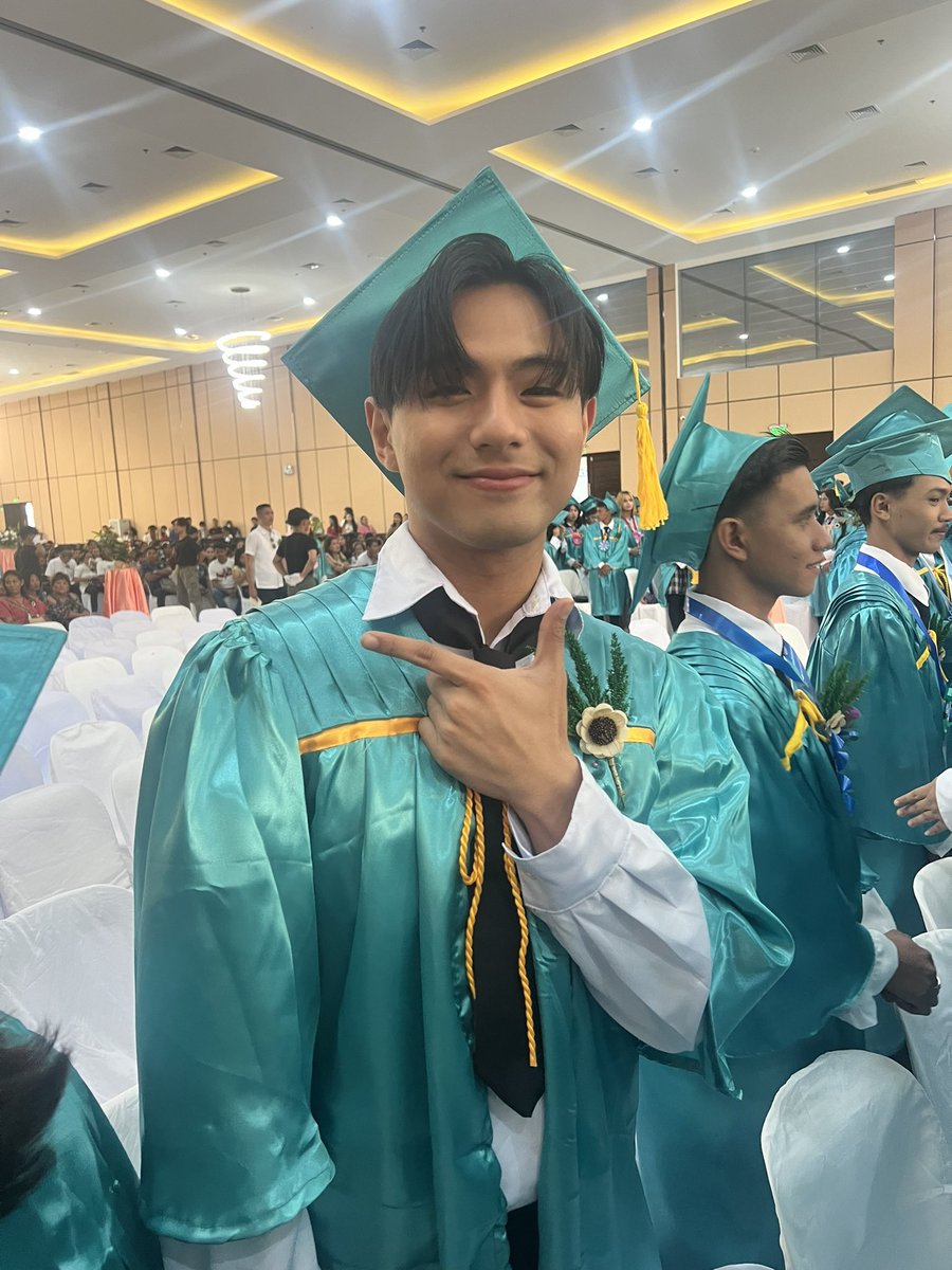 ABSCBNNews's tweet photo. LOOK: BGYO Gelo, Mikki and JL are graduating from senior high today. 

Congratulations Gelo, Mikki and JL! | via @mjfelipe https://t.co/o2uAa8zg9N