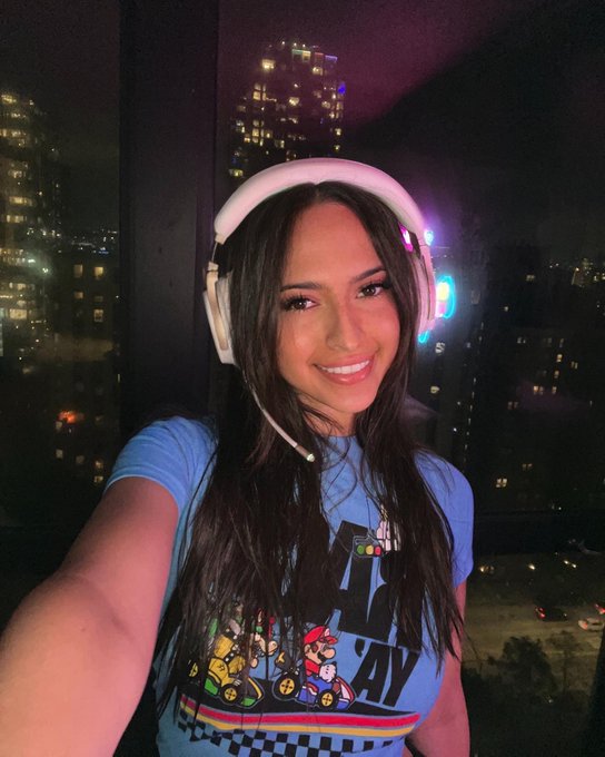 Missing my natural hair lately https://t.co/fOov3F0WYt