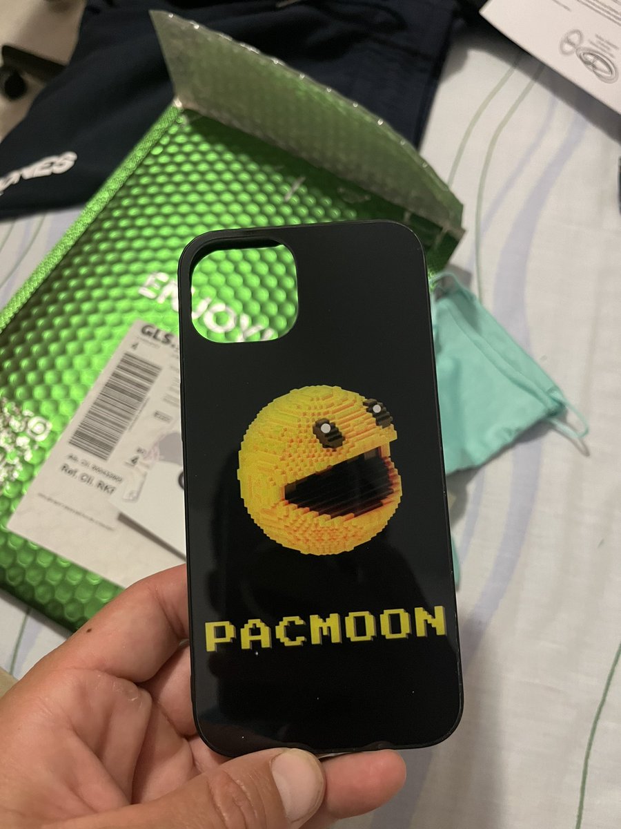 Aronrf9's tweet photo. @pacmoon_ The new protector for my iPhone is amazing !!! 😍

$PAC 🚀 https://t.co/H9PzxJgHpE