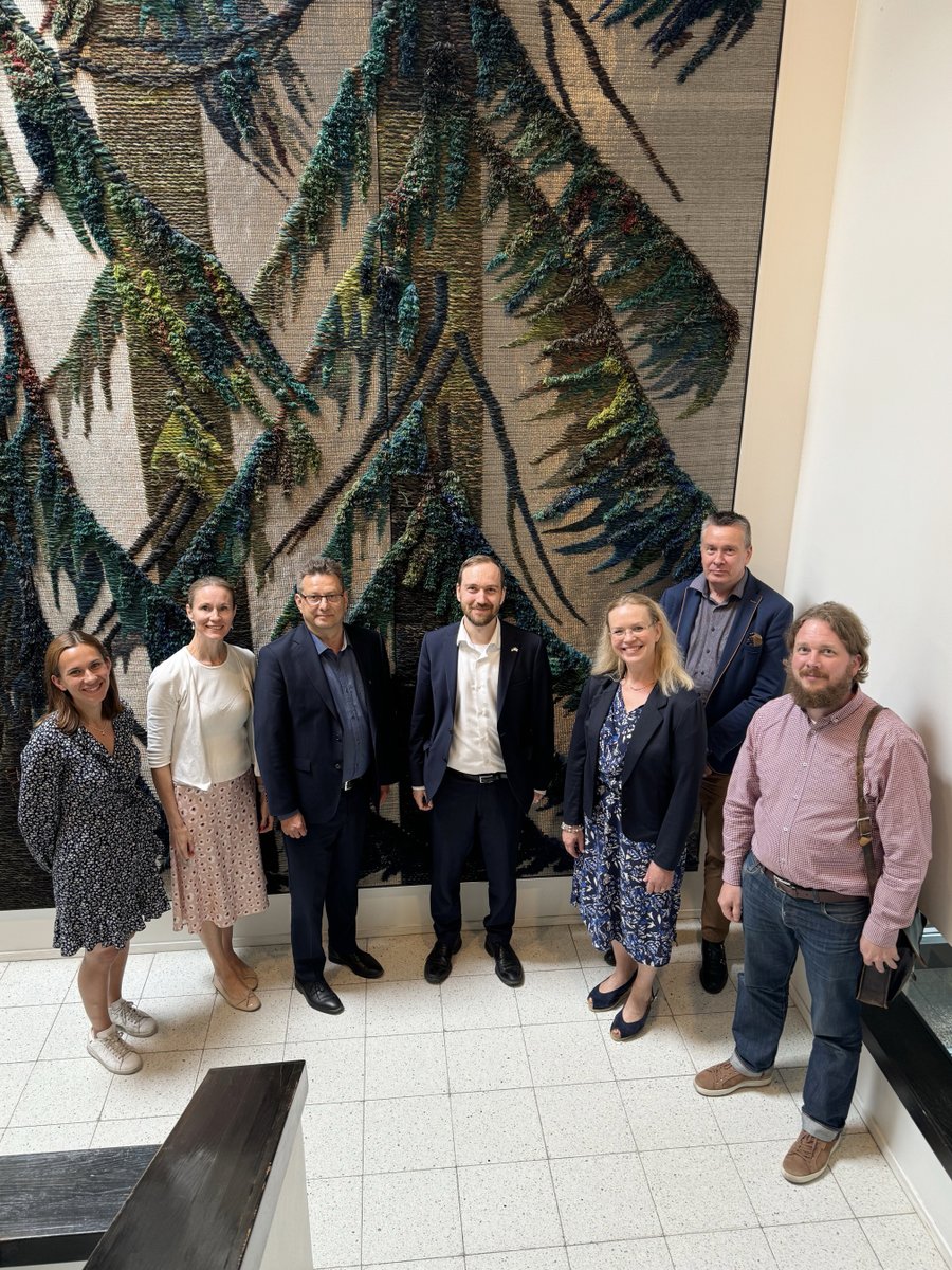 Uudenmaan kuntakierroksen eilinen etappi oli Kauniainen. Tapaamisessa kunnan edustajien kanssa keskustelimme muun muassa ilmastotyöstä ja yhteistyöstä.

#UudenmaanKuntakierros <a href="/KauniainenGrani/">Kauniainen - Grankulla</a>