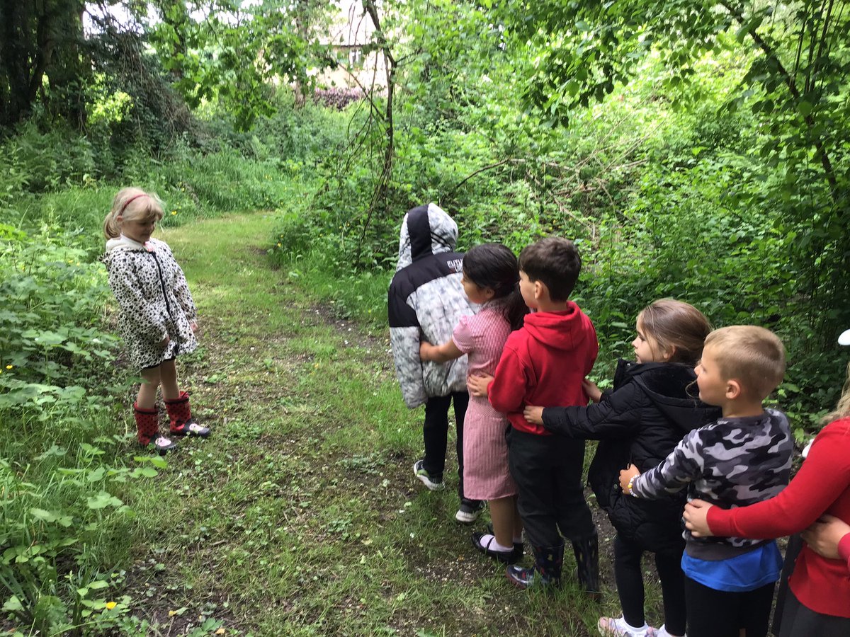 Penclawdd's tweet photo. Practising our directional language in Forest School this week as we directed our team to find the treasure chest! #PencSealions #Penc12 #PencNUM #PencOUTDOORS https://t.co/Uph17rbChg
