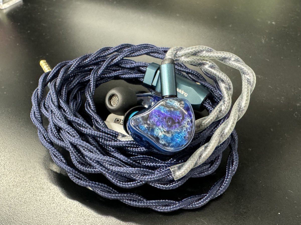 e_earphone_akb's tweet photo. #UniqueMelody
『The Multiverse Mentor』

期間限定
〜7/8まで秋葉原店で試聴可能です！

奇跡のチューニングが生む
音楽のビックバン🪐·˚⌖. ꙳

ぜひご体感ください！！

https://t.co/auw3GqPBwr https://t.co/ITJRUGTABe